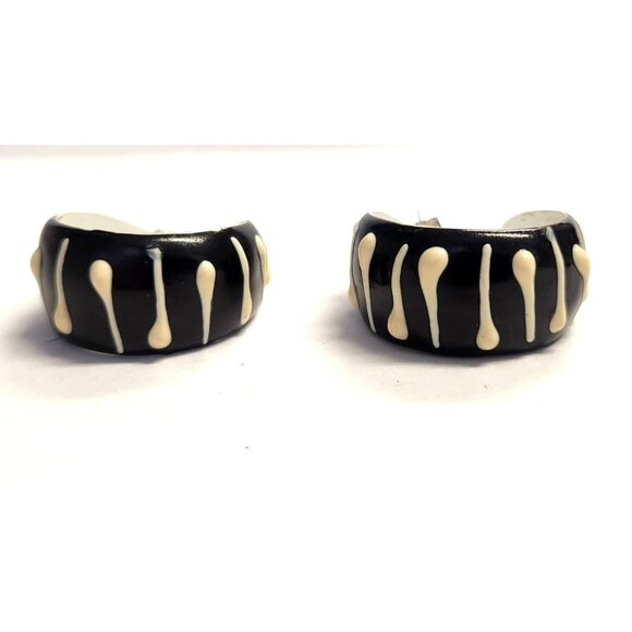 Vintage Black White Enamel Striped Pattern   Hoop Earrings - Picture 1 of 2